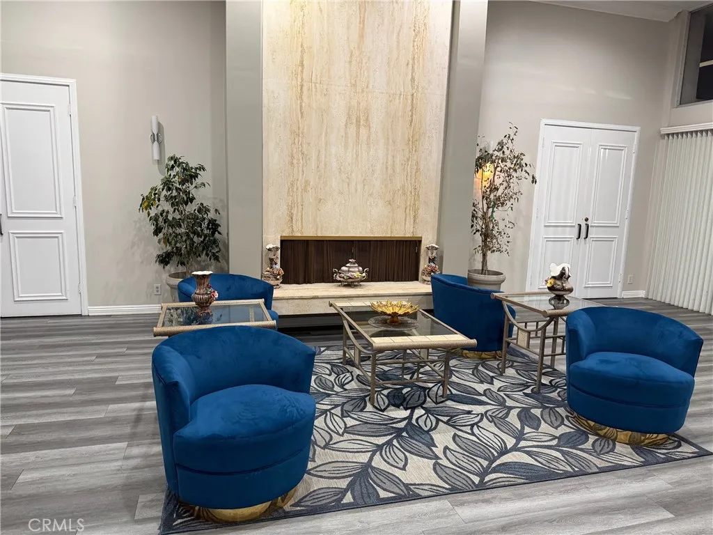 5301 Balboa Boulevard F2, Encino, California 91316 home-pic-15